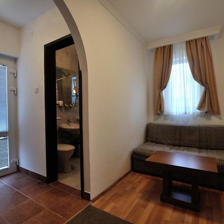 Vila Duric - Ex Hotel Duric Petrovac Rum bild