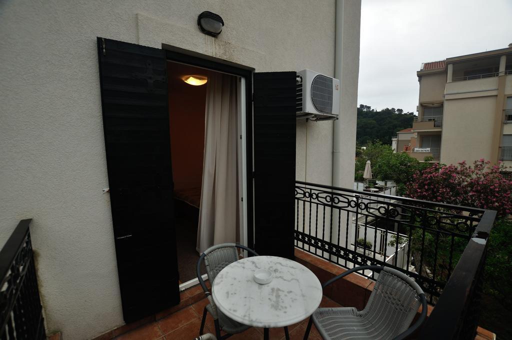 Vila Duric - Ex Hotel Duric Petrovac Rum bild