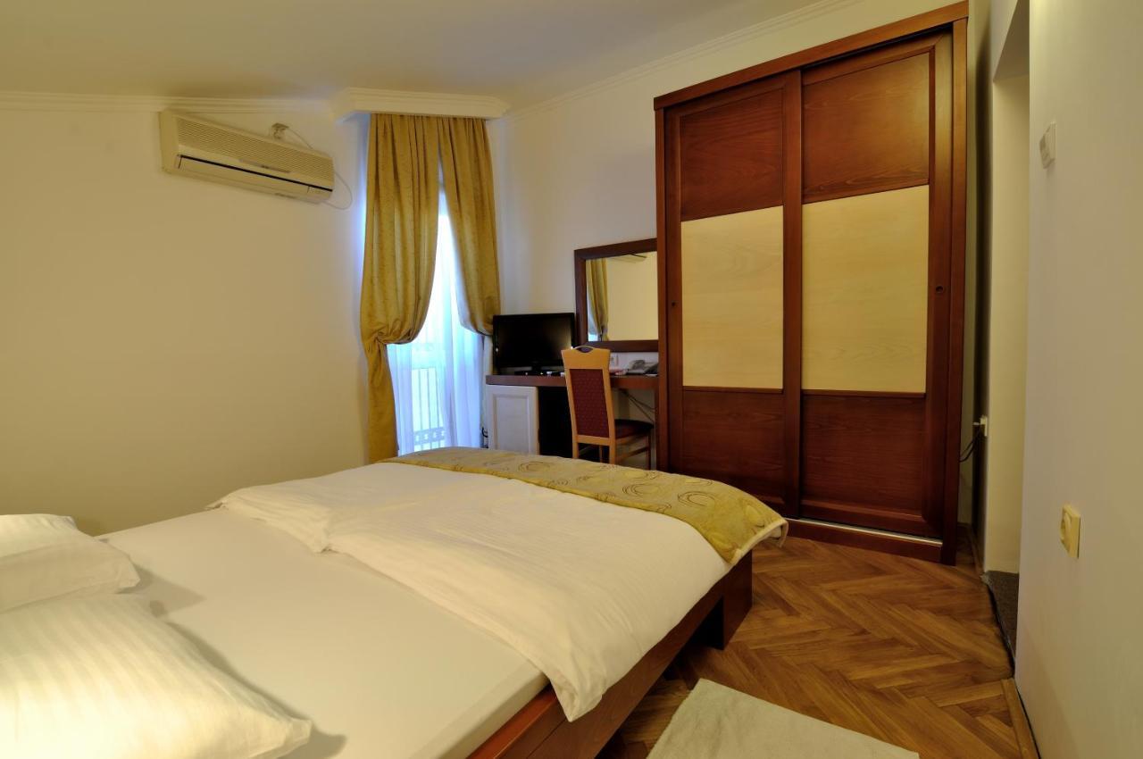 Vila Duric - Ex Hotel Duric Petrovac Rum bild
